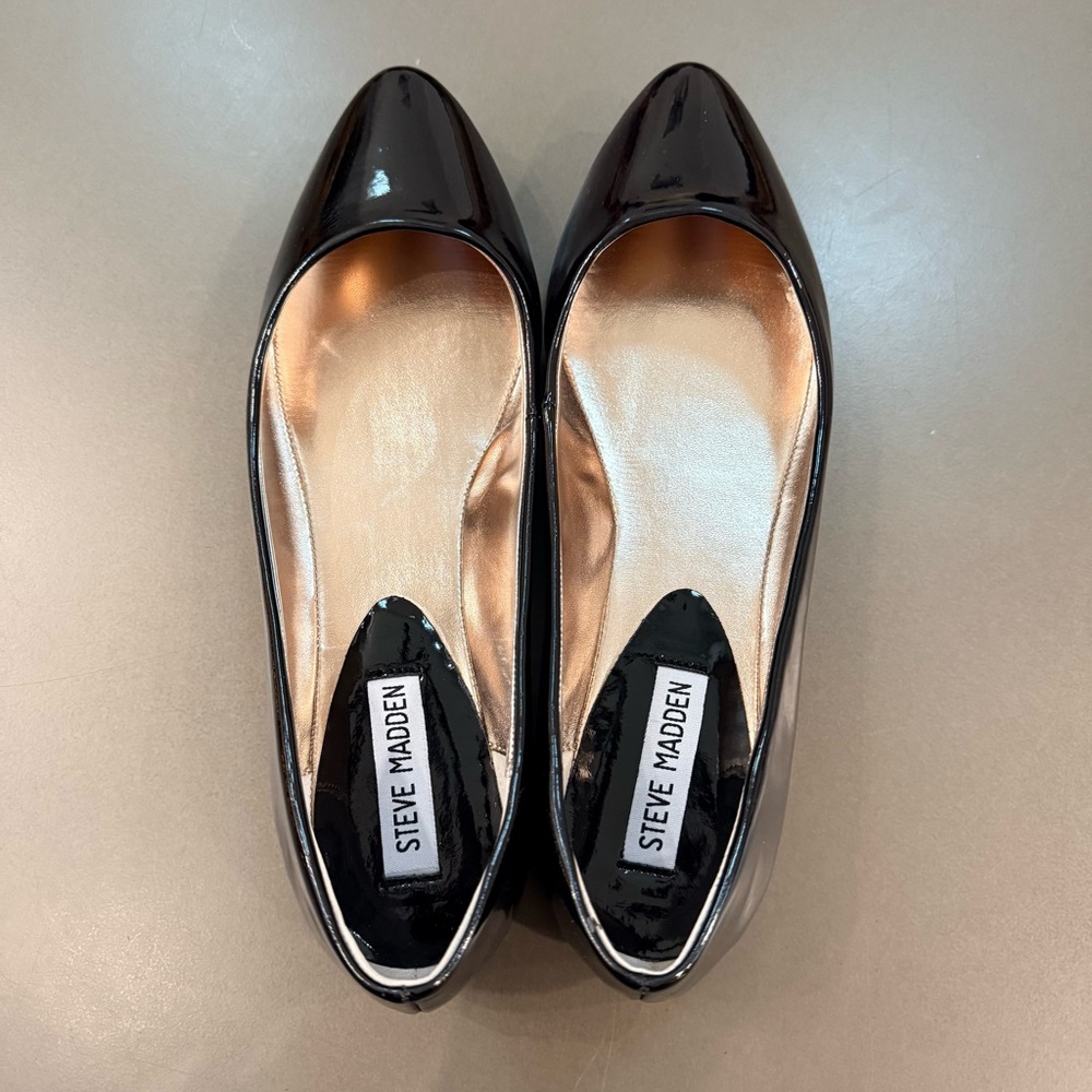 Steve Madden Black Patent Leather Style Flats - Size 8.5 - Picture 2 of 4